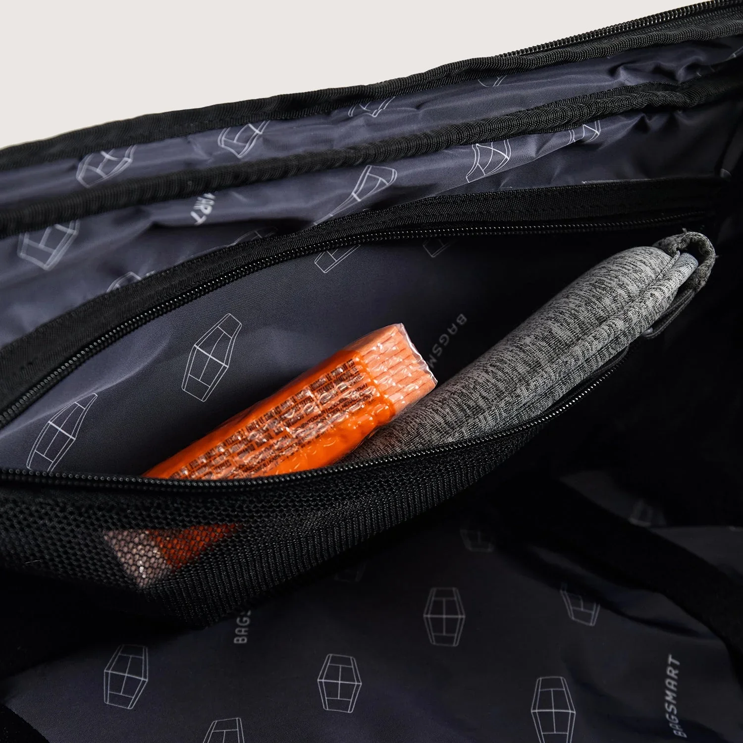 Blast Pro 43L Rucksack mit Rollen aus TPU - Image 29